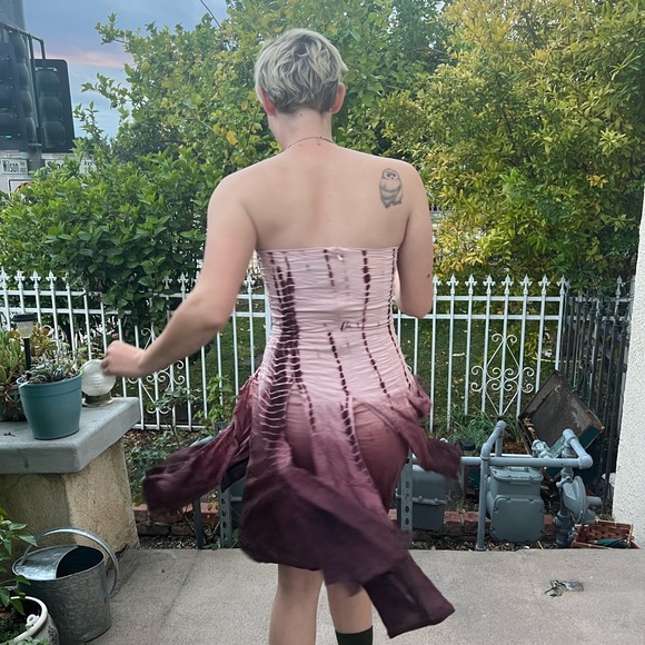 Upcycled gradient mauve sleeveless dress with embroidered flowers & beads - Picture 4 of 7